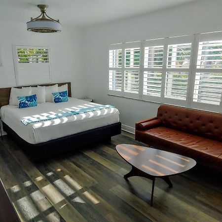 Tahitian Beach Resort Treasure Island Екстериор снимка