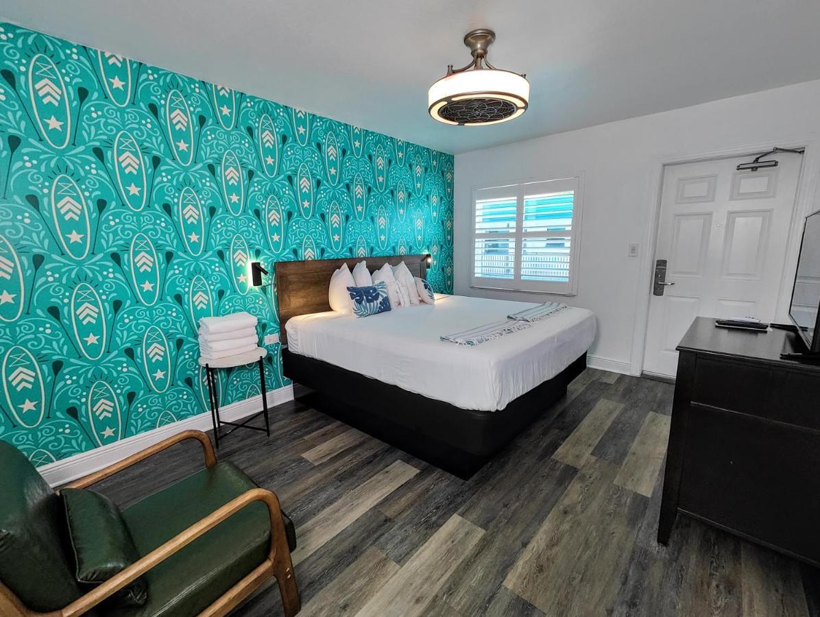 Tahitian Beach Resort Treasure Island Екстериор снимка