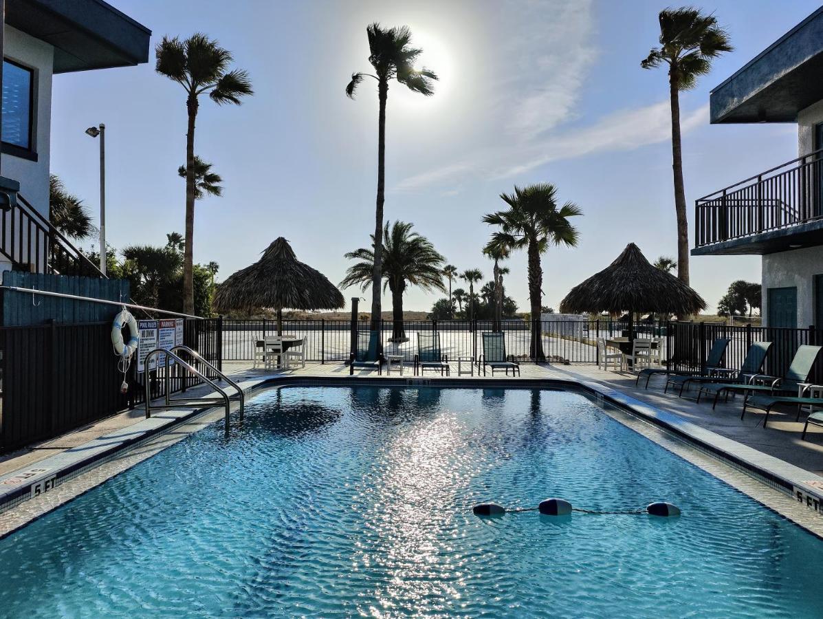 Tahitian Beach Resort Treasure Island Екстериор снимка