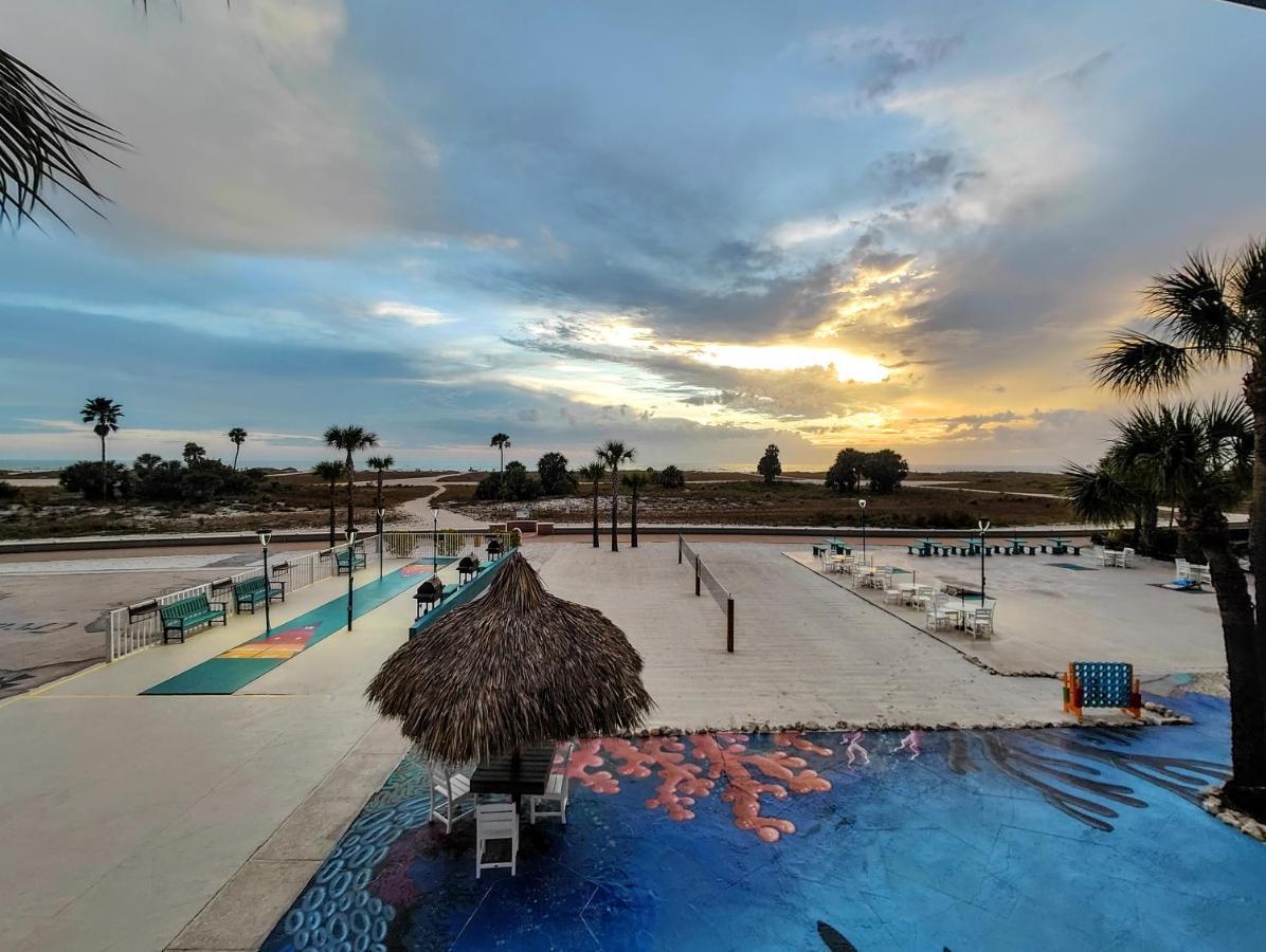 Tahitian Beach Resort Treasure Island Екстериор снимка