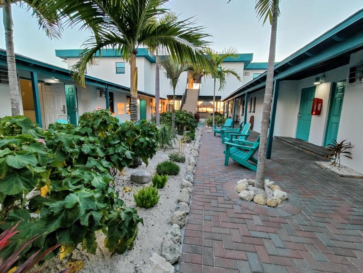 Tahitian Beach Resort Treasure Island Екстериор снимка
