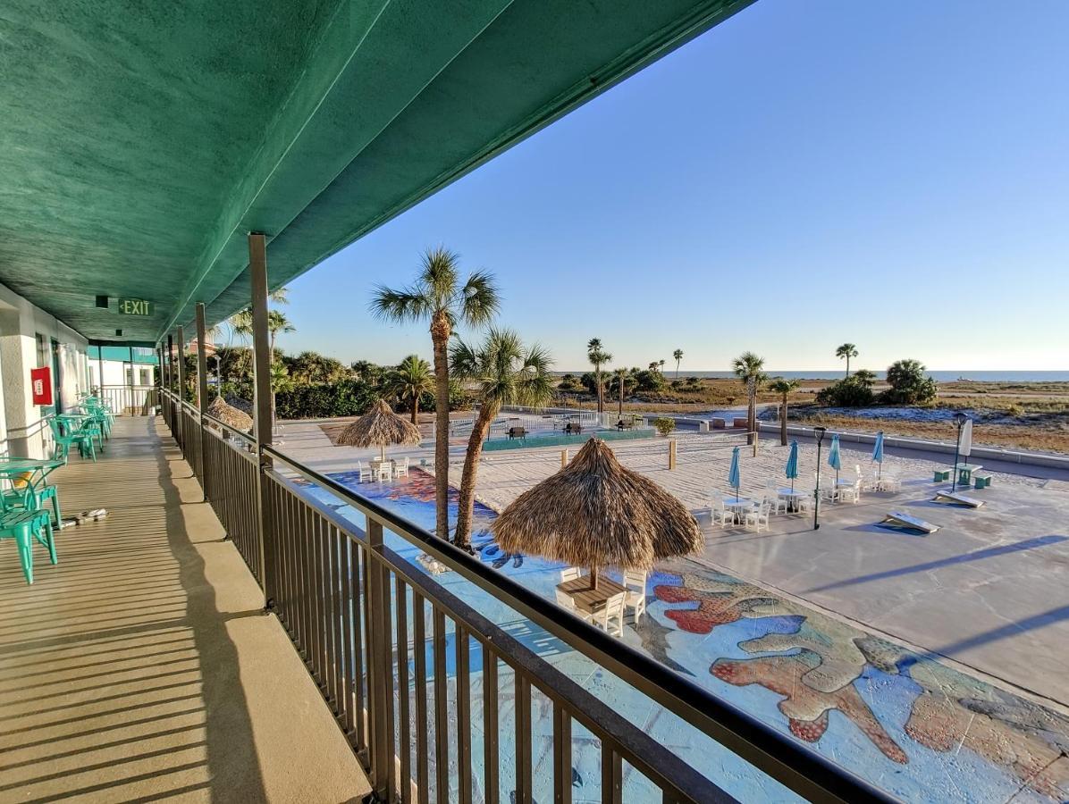 Tahitian Beach Resort Treasure Island Екстериор снимка