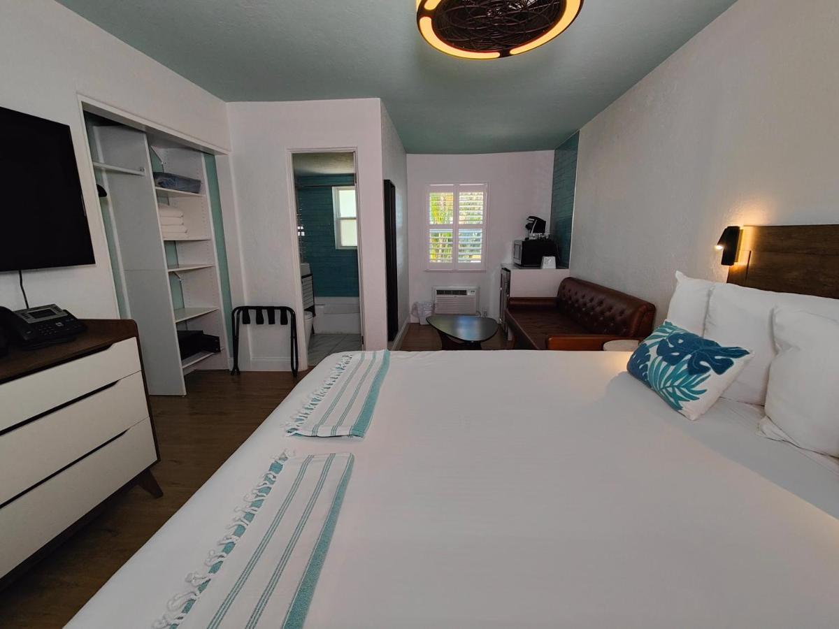 Tahitian Beach Resort Treasure Island Екстериор снимка