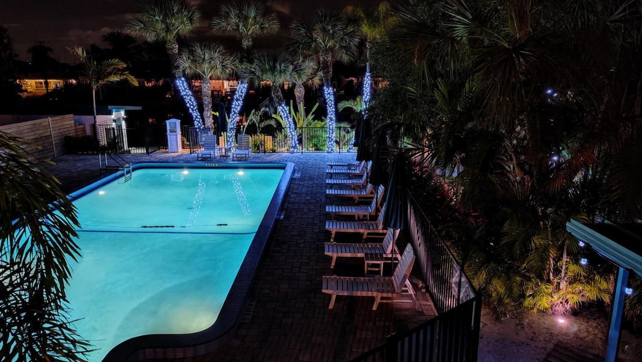 Tahitian Beach Resort Treasure Island Екстериор снимка